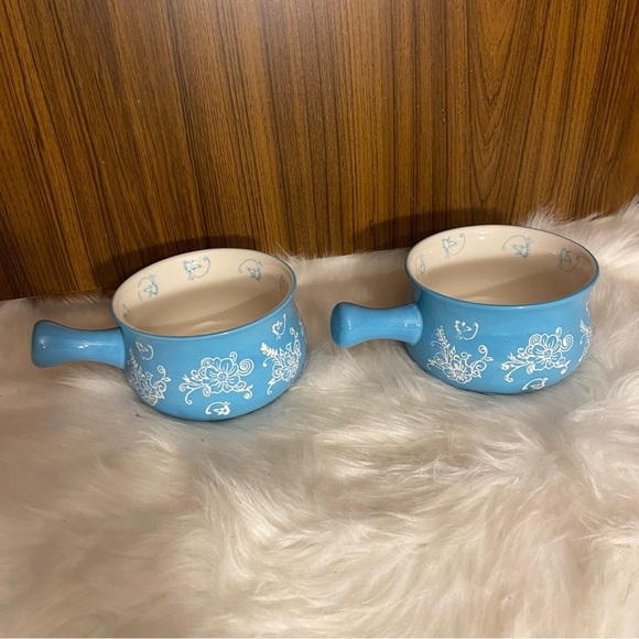 Omvovso blue and white porcelain handled soup bowls and plates - Picture 7 of 15